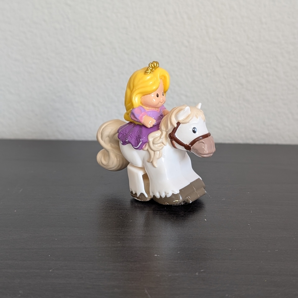 Fisher Price Little People Rapunzel Klip Klop Horse